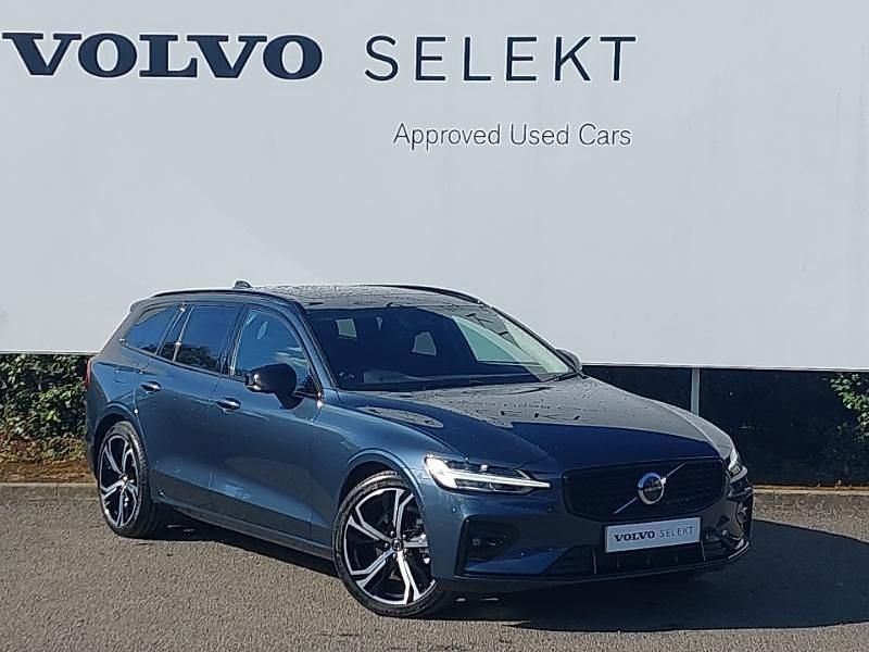 Used Volvo V60 Ultra 197 HP (144 kW) 2025 Blue Estate
