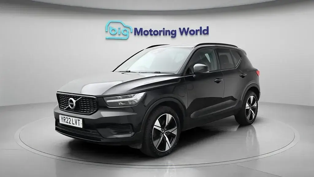Usado Volvo XC40 Plus 211 CV (155 kW) 2022 Negro SUV