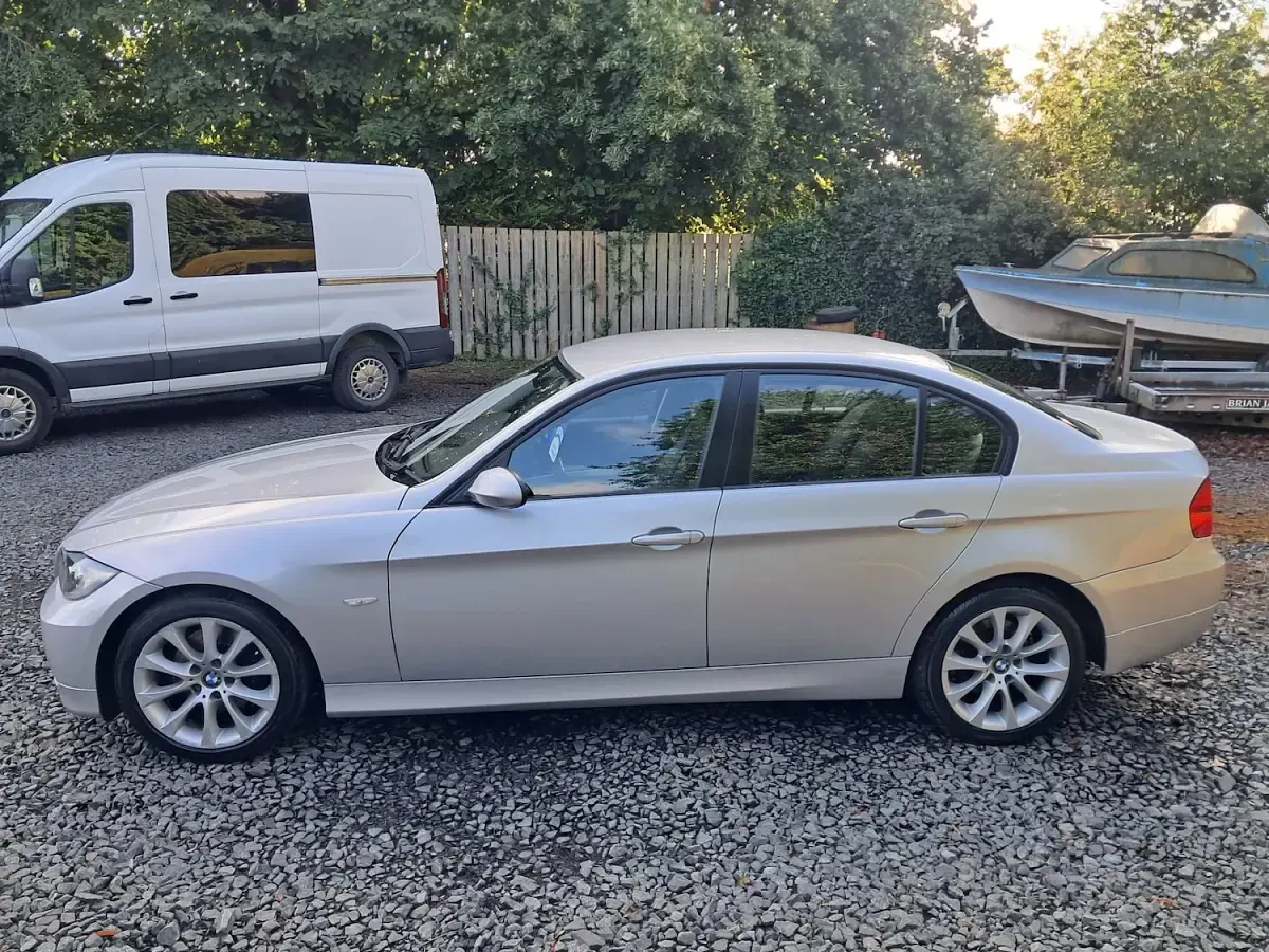 Used BMW 320 174 HP (127 kW) 2008 Silver Sedan