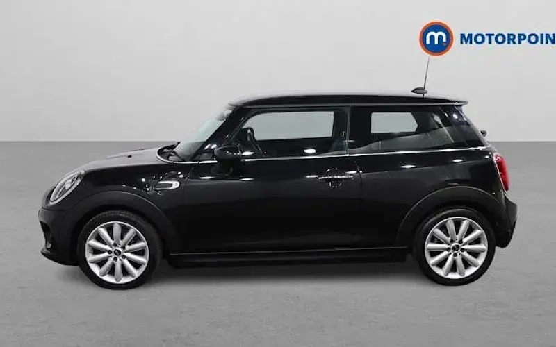 Usado Mini Cooper Classic 136 CV (100 kW) 2020 Negro Utilitario