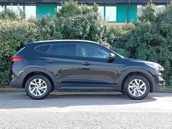 Used Hyundai Tucson SE 132 HP (97 kW) 2019 Black SUV