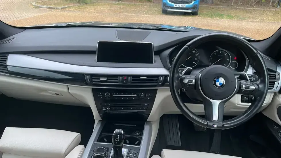 Usado BMW X5 M Sport 313 HP (230 kW) 2017 Cinzento SUV