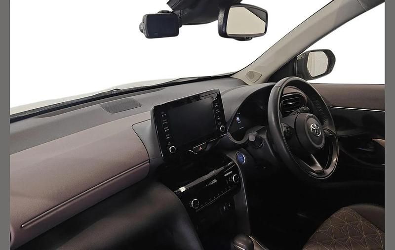 Used Toyota Yaris Cross 113 HP (83 kW) 2024 White SUV