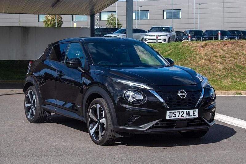 Pearl black Used 2022 Nissan Juke Tekna SUV | £17,999 (Fair price) - Image 1/4