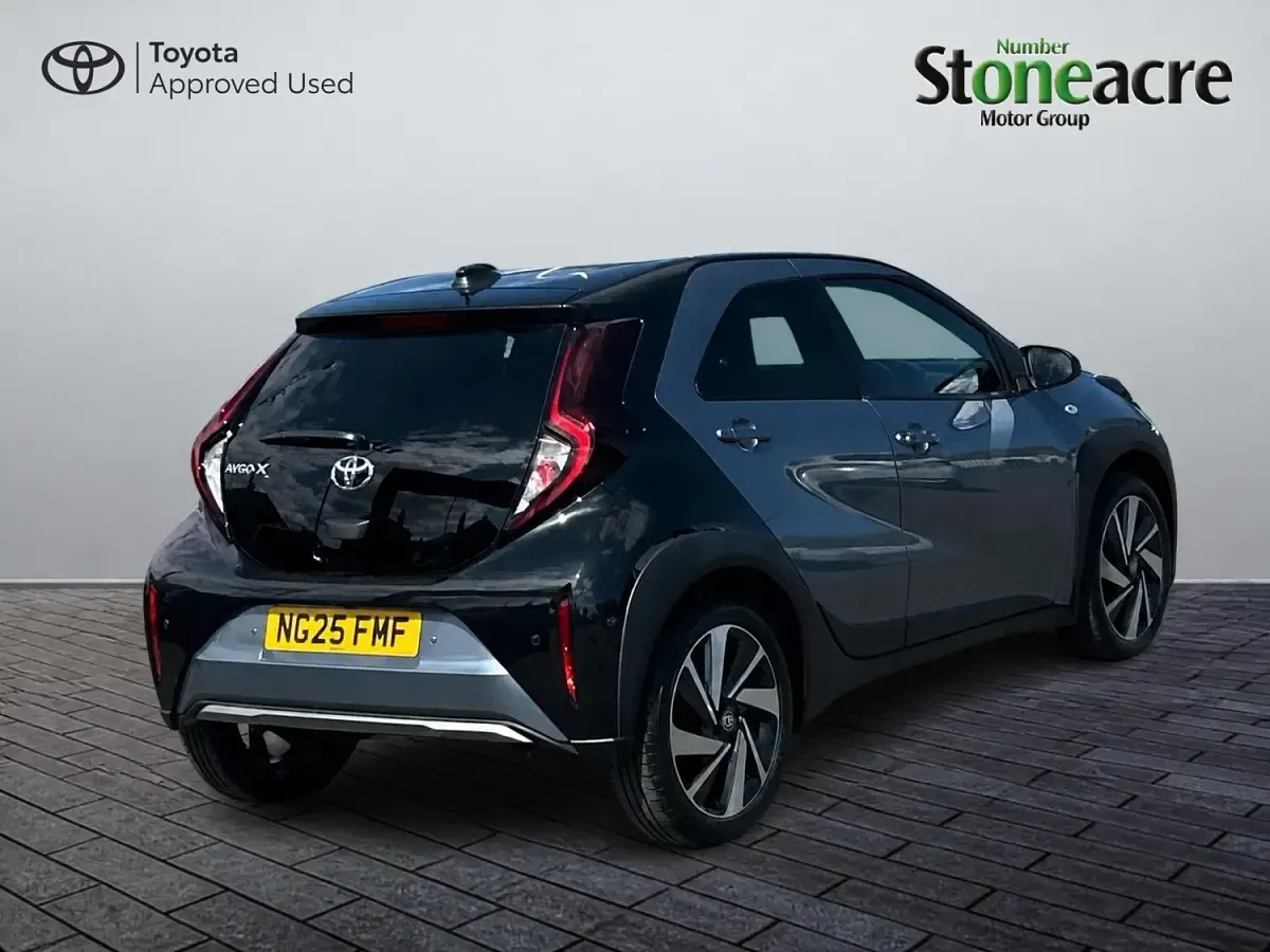 Used Toyota Aygo X 72 HP (52 kW) 2025 Grey SUV