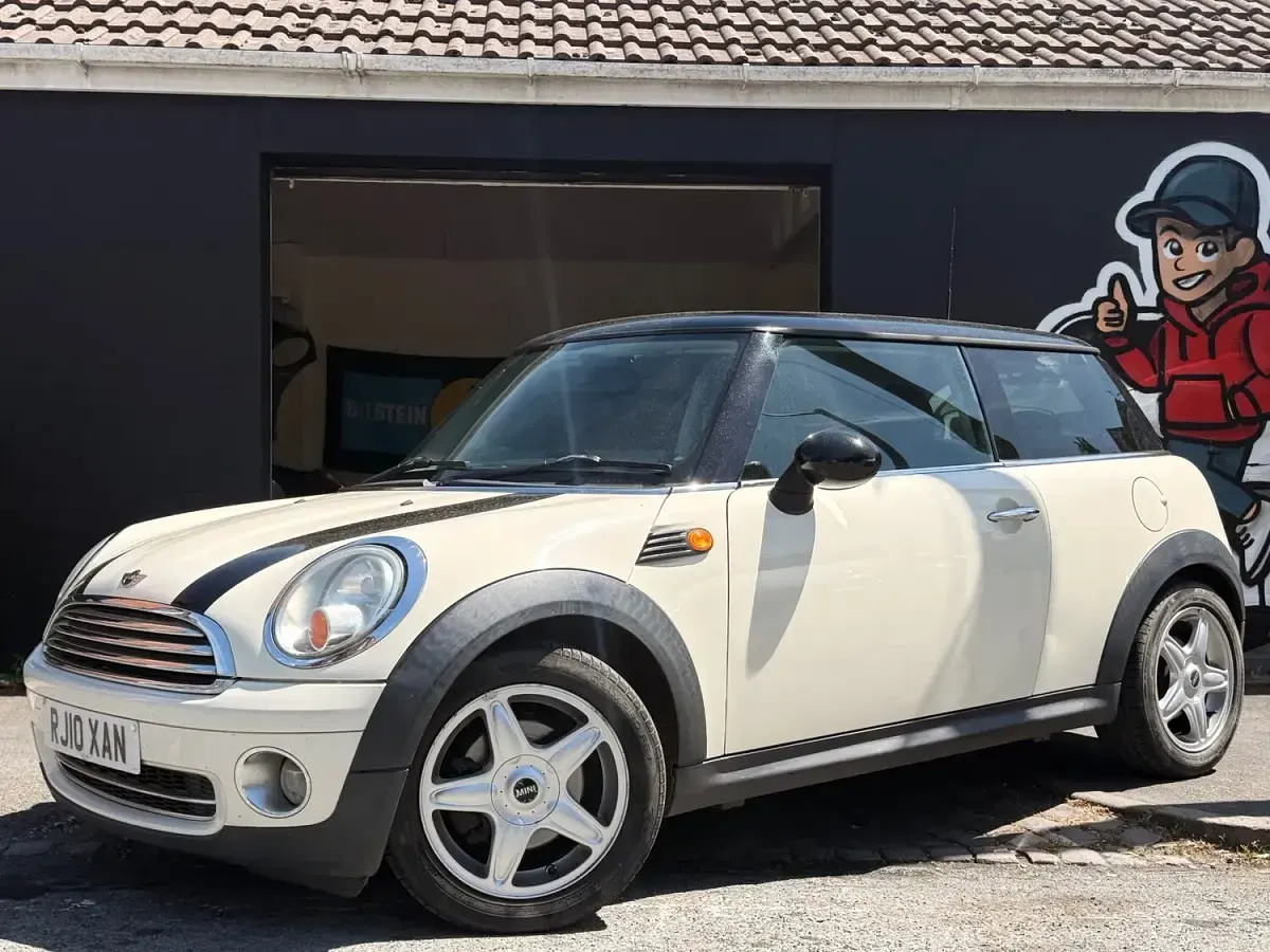 Used Mini Cooper Hatch 119 HP (87 kW) 2010 White Hatchback