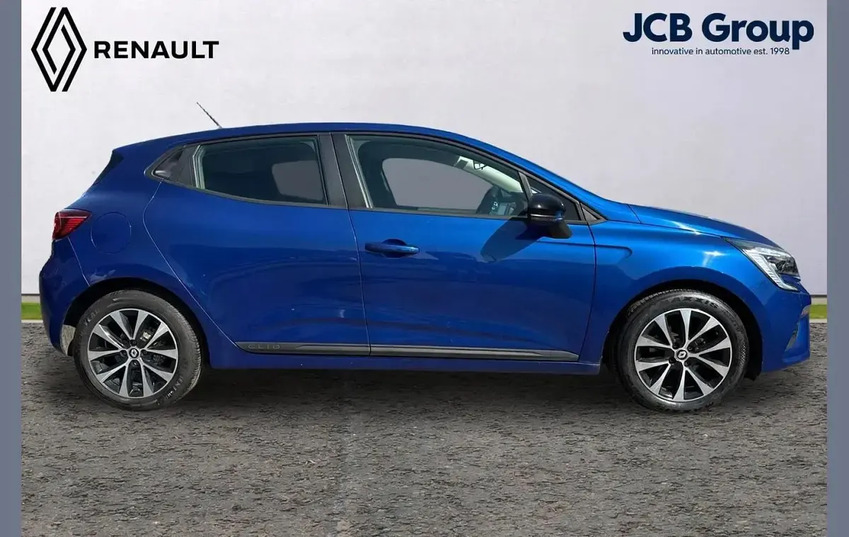 Used Renault Clio Evolution 90 HP (66 kW) 2023 Blue Hatchback