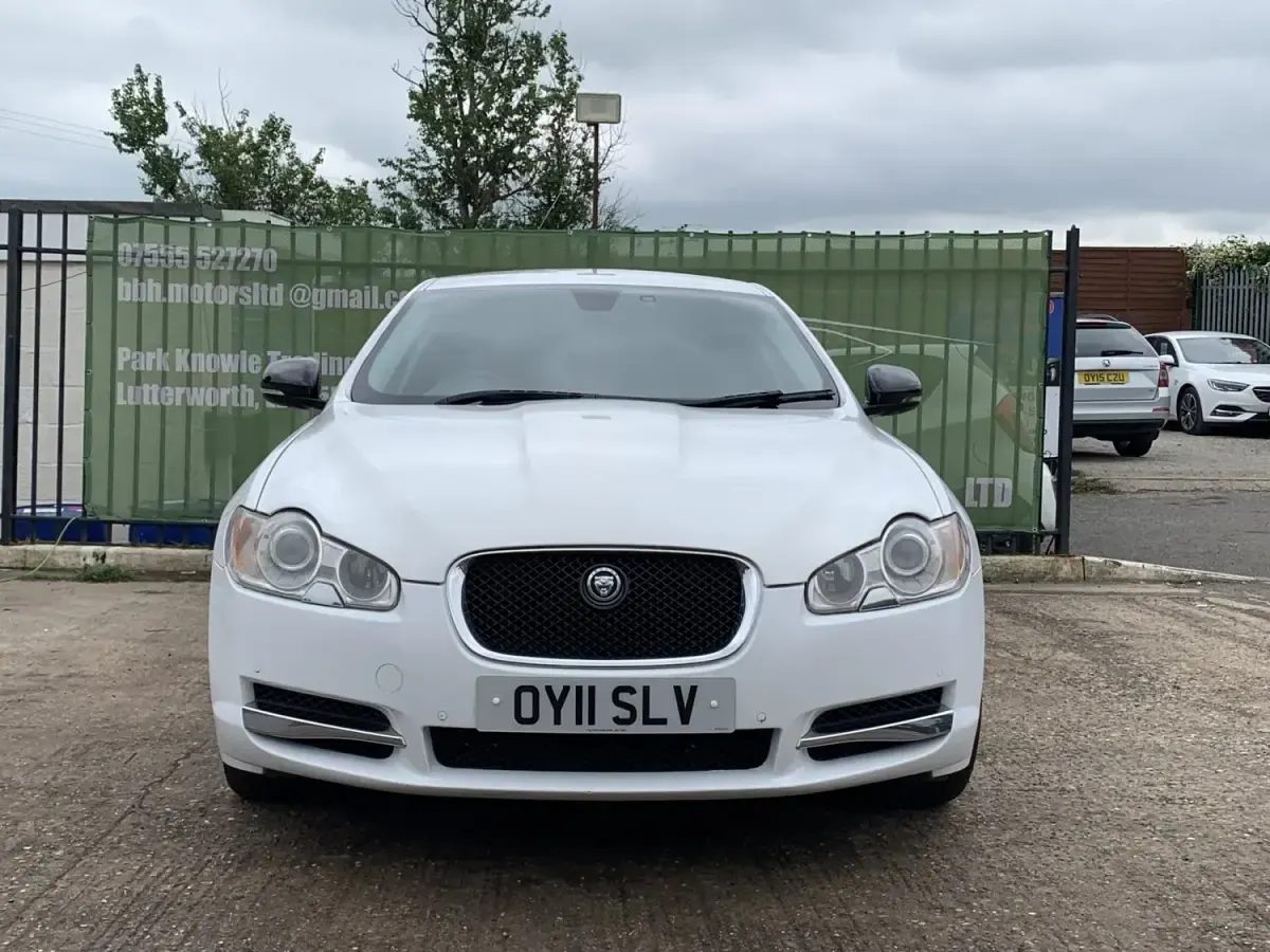 Gebraucht Jaguar XF Premium Luxury 2011 Weiß Limousine
