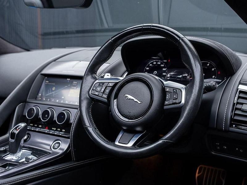 Używany Jaguar F-Type First Edition 300 KM (220 kW) 2021 Czarny Kabriolet
