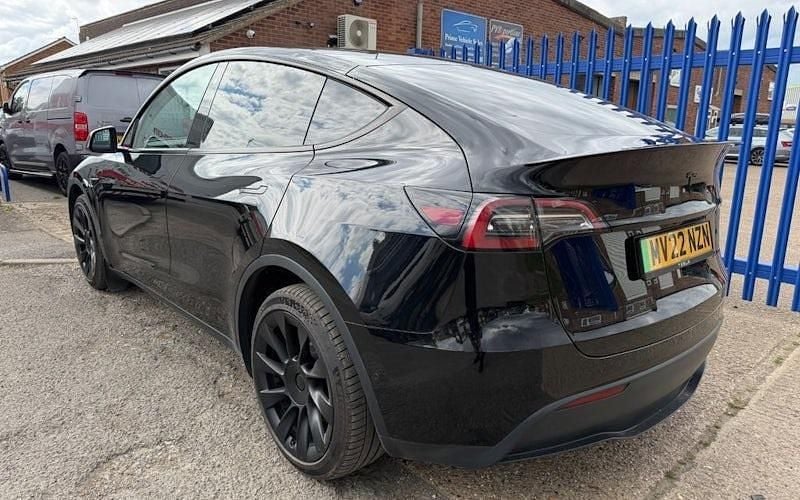 Used Tesla Model Y Long Range AWD 286 kW (389 HP) 2025 SUV