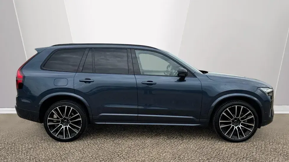 Used Volvo XC90 Ultra 250 HP (183 kW) 2025 Denim blue SUV