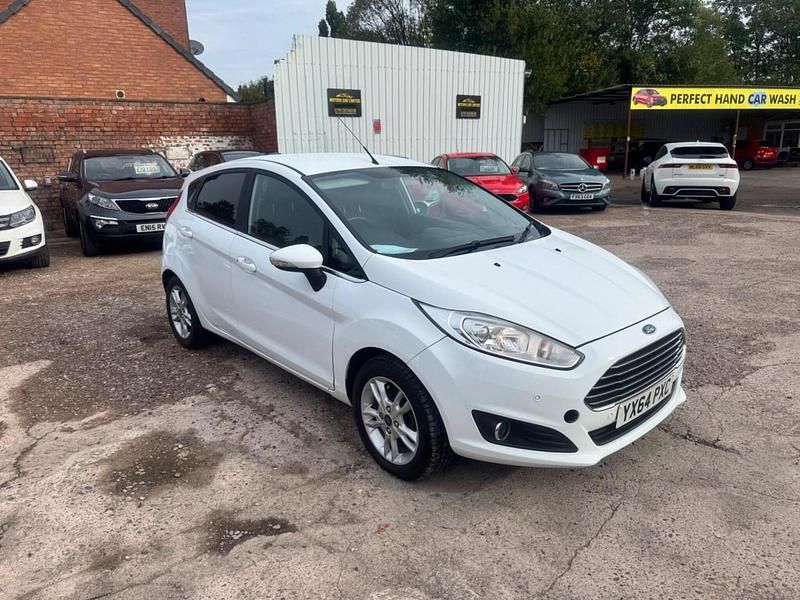 White Used 2014 Ford Fiesta Zetec Hatchback | £4,299 (Fair price) - Image 1/4