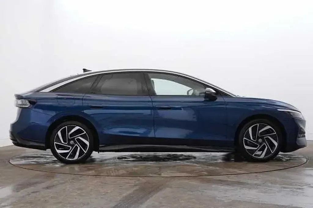 Used VW ID.7 Pro 210 kW (286 HP) 2023 Blue Hatchback