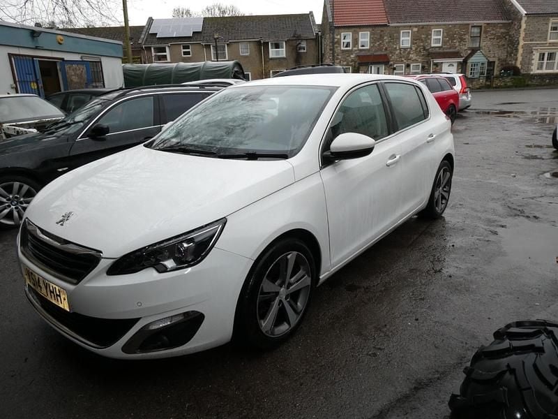 Used Peugeot 308 Allure 2014 White Hatchback
