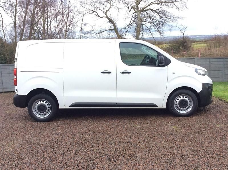Używany Peugeot Expert 2020 Biały Van