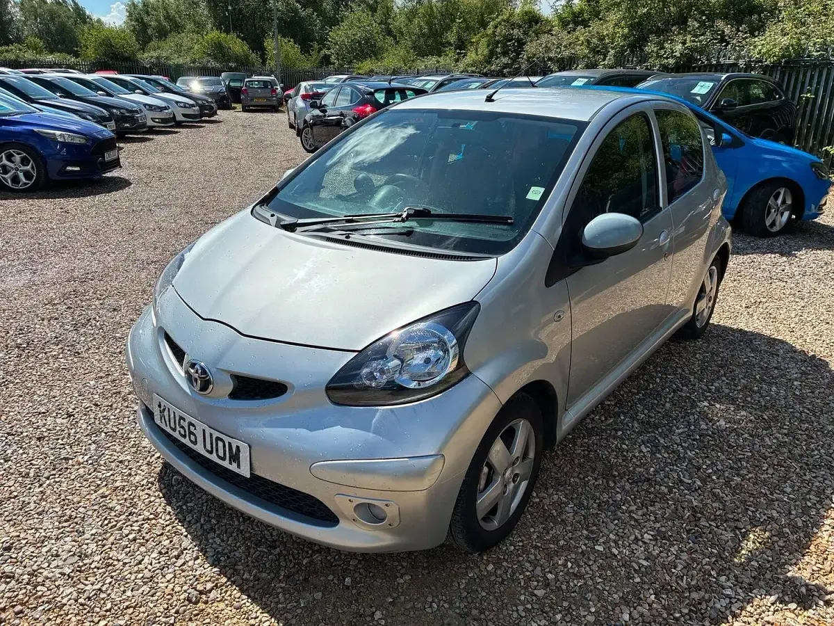 Used Toyota Aygo Sport 67 HP (49 kW) 2006 Silver Hatchback