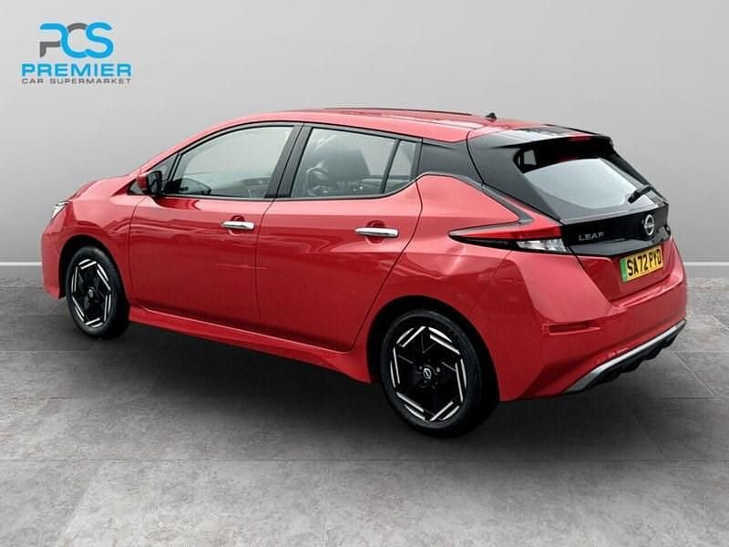 Used Nissan Leaf Acenta 110 kW (150 HP) 2022 Red Hatchback