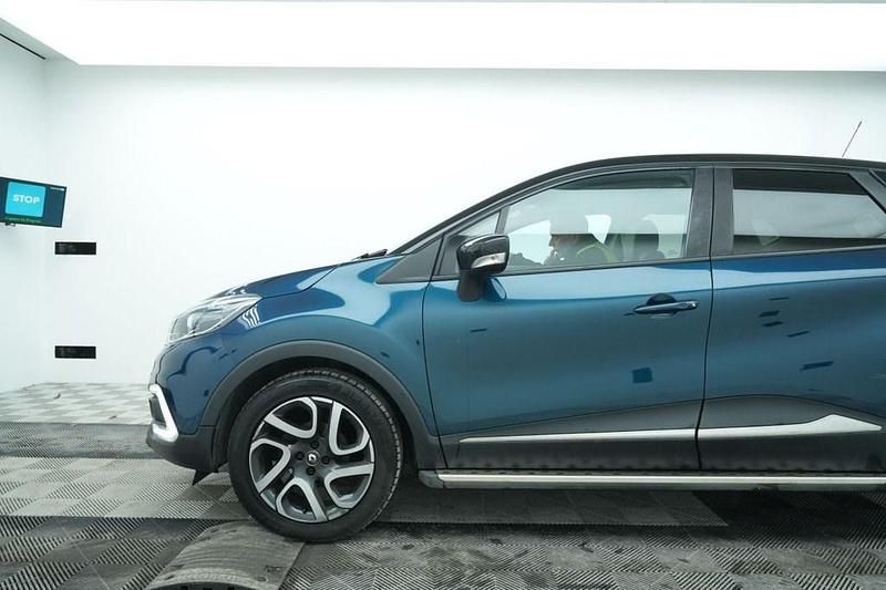 Used Renault Captur Iconic 90 HP (66 kW) 2018 Blue SUV