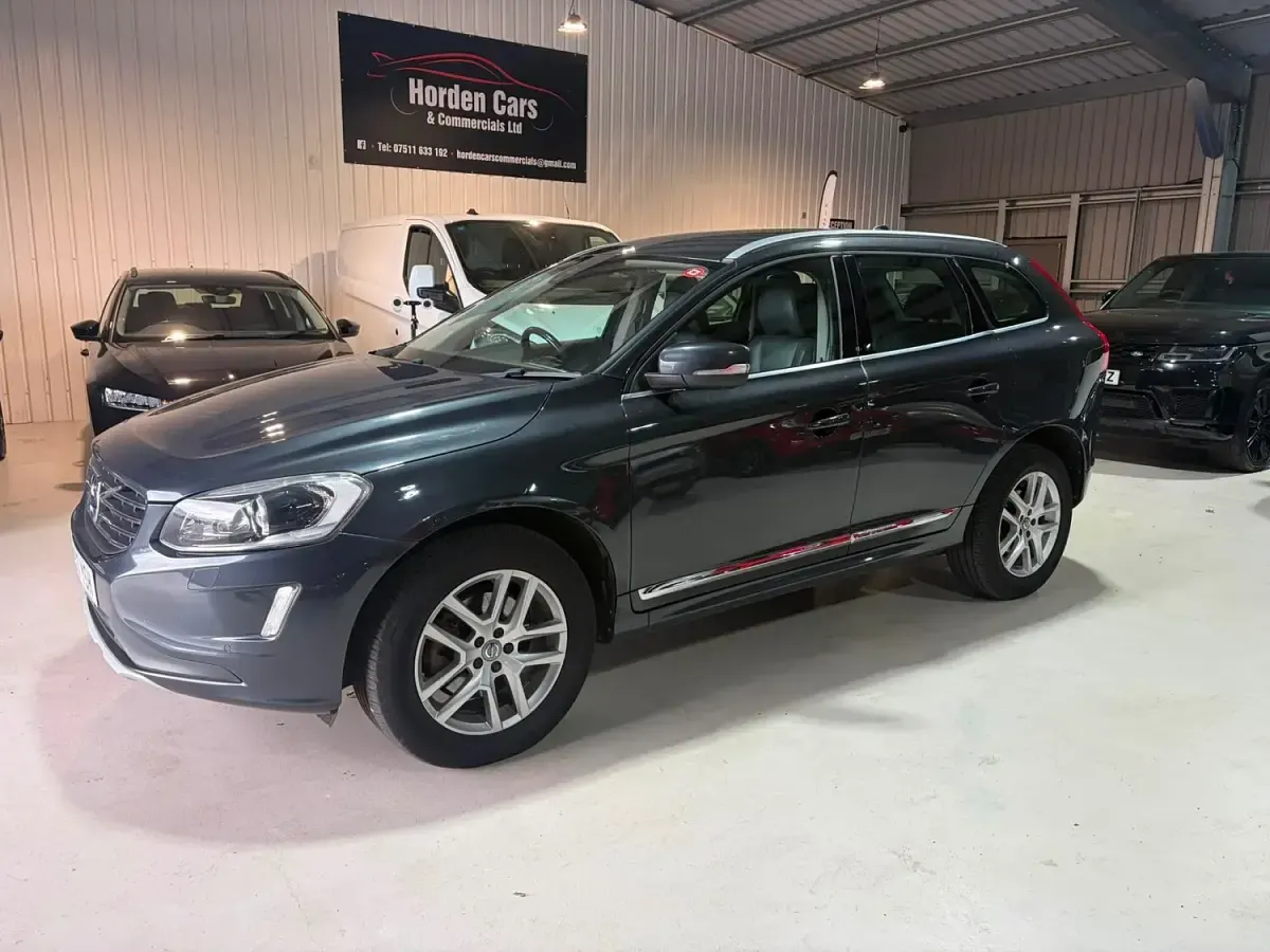 Used Volvo XC60 SE Lux 190 HP (139 kW) 2017 Grey SUV