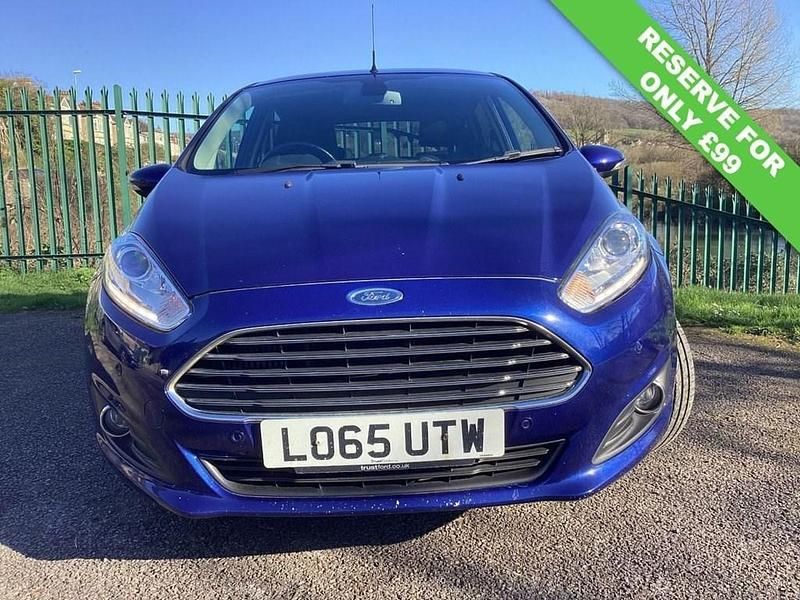 Used Ford Fiesta Titanium 95 HP (69 kW) 2016 Blue Hatchback