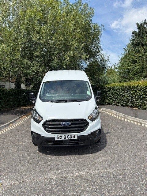 White Used 2019 Ford Transit Custom | £11,995 (Expensive) - Image 1/4