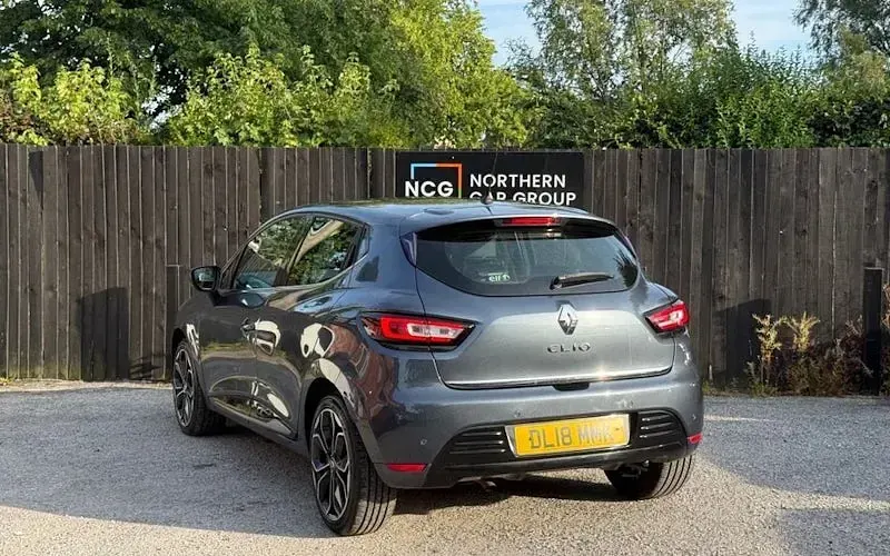 Used Renault Clio Dynamique 90 HP (66 kW) 2018 Grey Hatchback