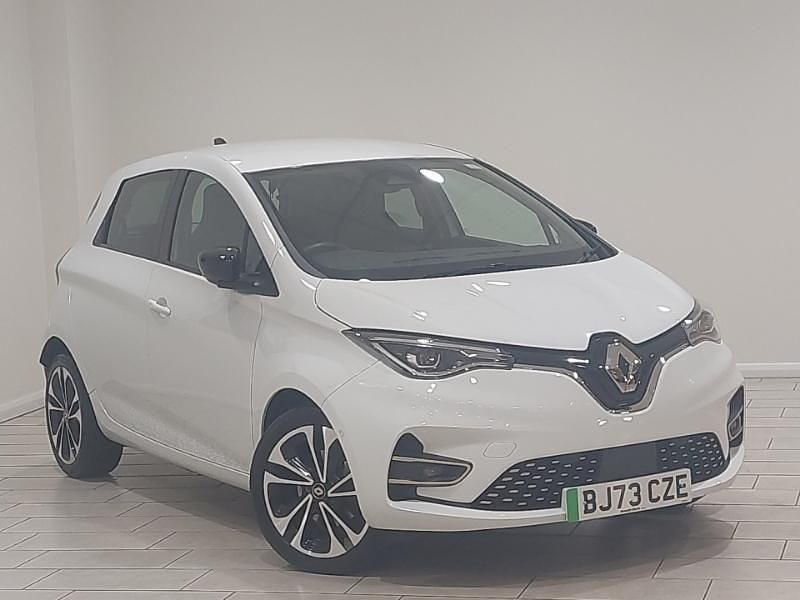 Used Renault Zoe Iconic 98 kW (134 HP) 2023 White Hatchback