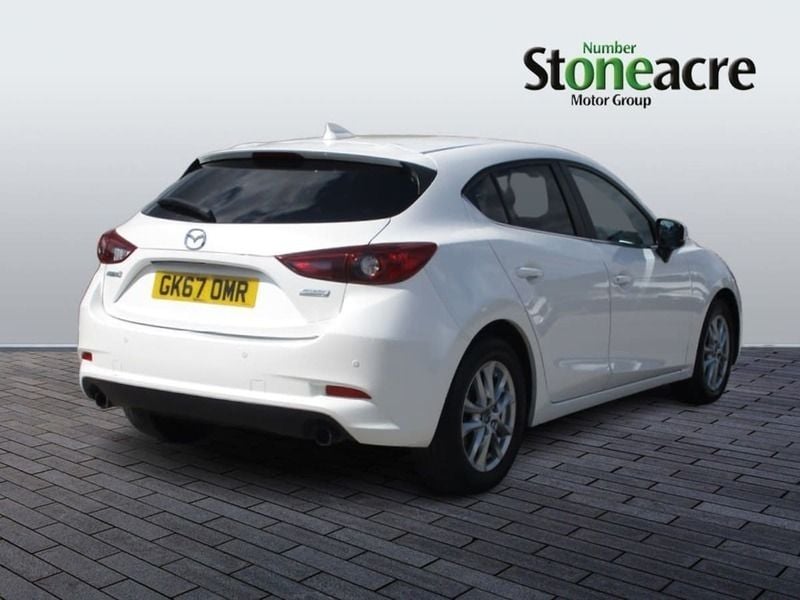 Używany Mazda 3 120 KM (88 kW) 2017 Biały Hatchback
