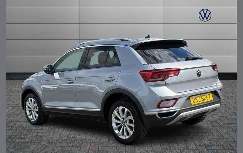 Usado VW T-Roc Style 150 HP (110 kW) 2023 Prateado SUV