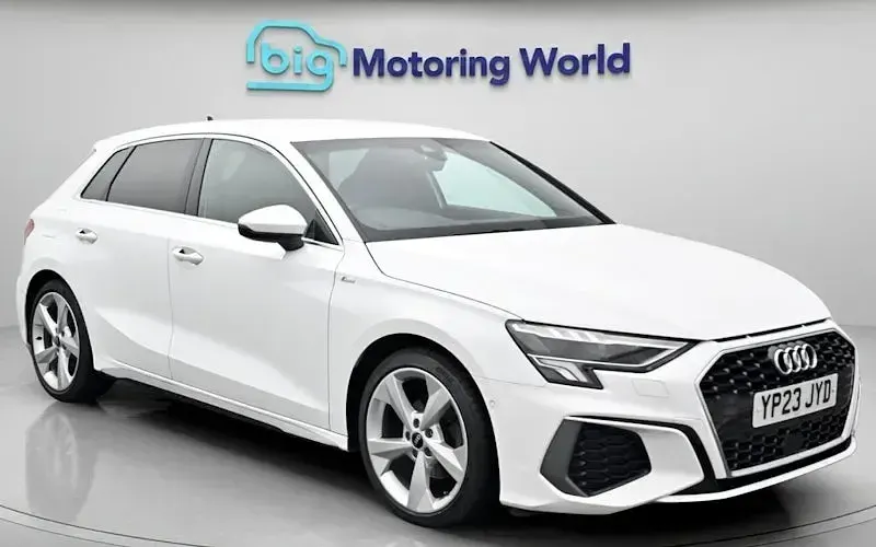 Begagnad Audi A3 Sportback S-Line 150 HK (110 kW) 2023 Halvkombi