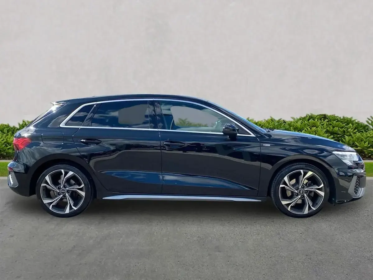 Usado Audi A3 S-Line 150 HP (110 kW) 2023 Preto Sedan
