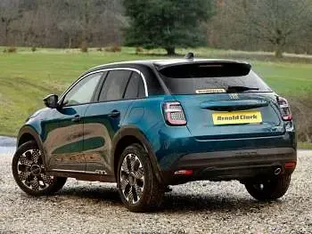 Uusi Fiat 600 La Prima 100 HP (73 kW) 2026 Vihreä Katumaasturi