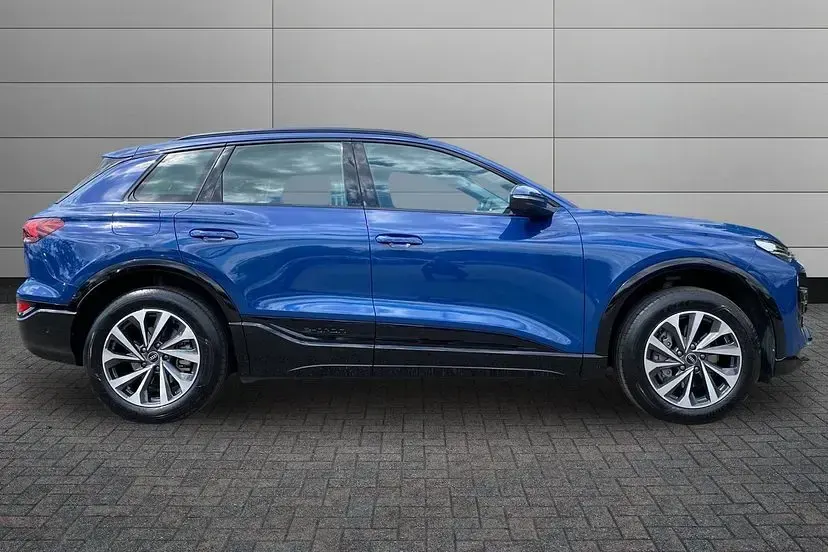 Used Audi Q6 e-tron Sport 225 kW (306 HP) 2024 Blue SUV