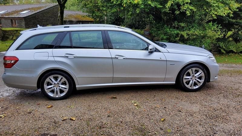 Silver Used 2011 Mercedes E350 Avantgarde Estate | £6,595 (Fair price) - Image 1/4