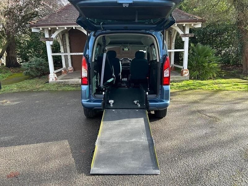 Usado Citroën Berlingo Feel 2019 Azul Monovolume