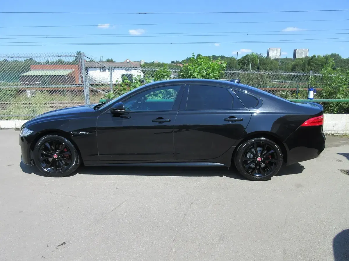 Used Jaguar XF R-Sport 180 HP (132 kW) 2018 Black Sedan