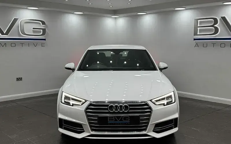 Usado Audi A4 S-Line 150 HP (110 kW) 2017 Branco Sedan