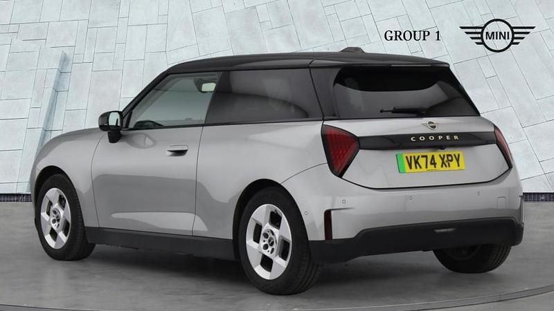 Używany Mini Cooper Hatch 135 kW (184 KM) 2024 Srebrny Hatchback