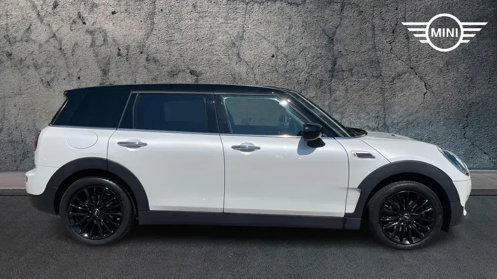 Used Mini Cooper Clubman Classic 134 HP (98 kW) 2024 White Estate