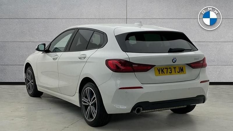 Used BMW 118 Sport Line 134 HP (98 kW) 2024 White Hatchback