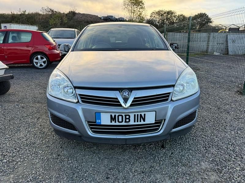 Silver Used 2008 Vauxhall Astra Hatchback | £1,095 (Super price) - Image 1/4