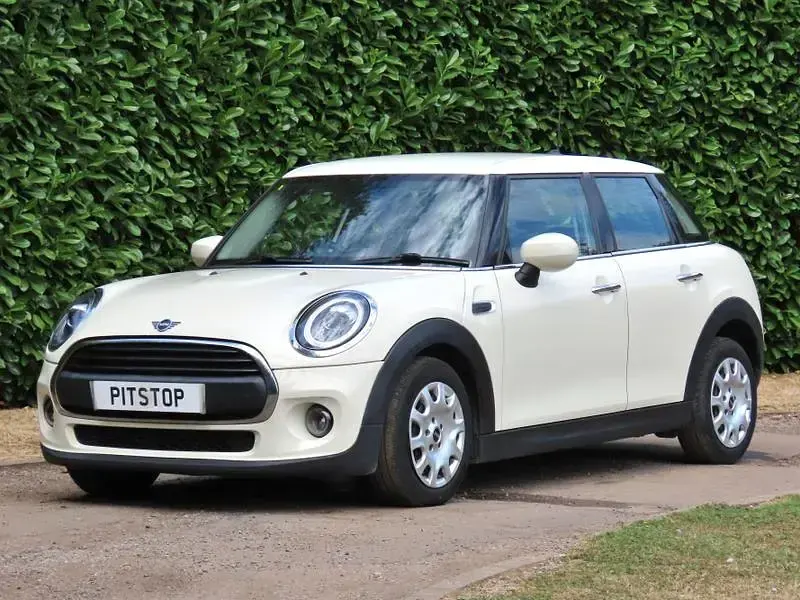 Used Mini ONE Comfort 102 HP (75 kW) 2021 White Hatchback