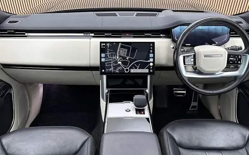Used Land Rover Range Rover HSE 300 HP (220 kW) 2024 Black SUV
