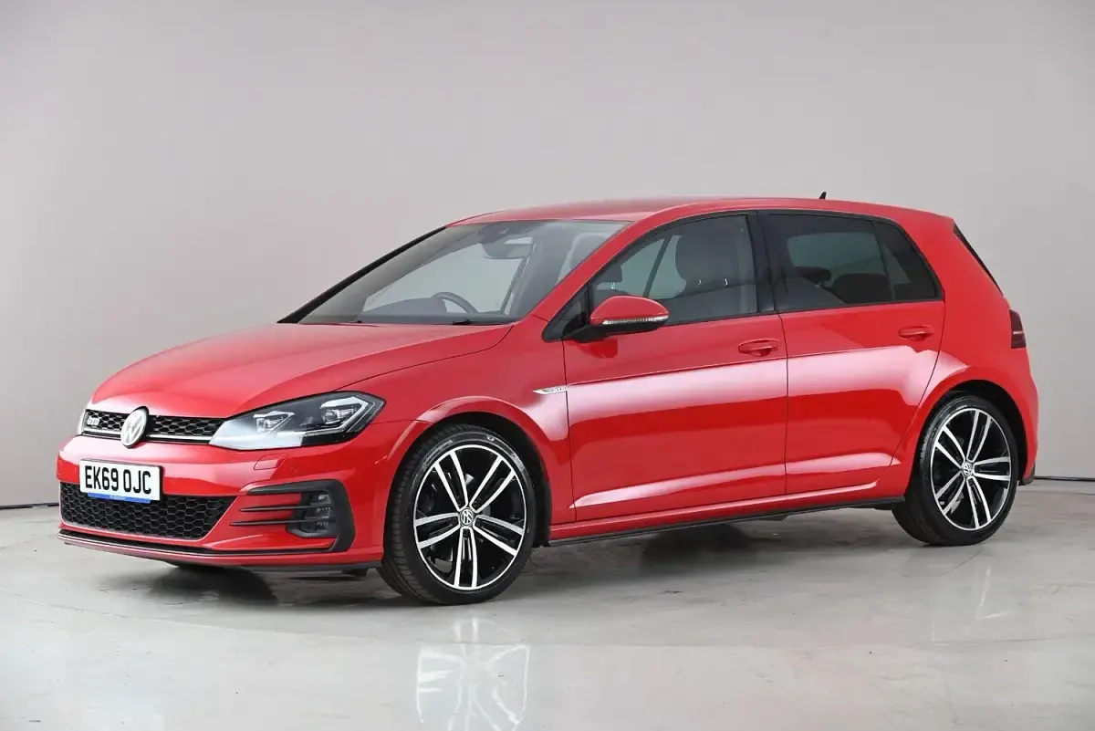 Used VW Golf VII GTD 184 HP (135 kW) 2019 Red Hatchback