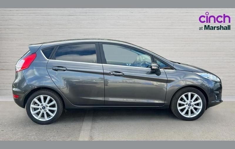 Used Ford Fiesta Titanium 100 HP (73 kW) 2017 Grey Hatchback