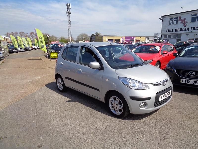 Silver Used 2010 Hyundai i10 Comfort Hatchback | £3,695 (A bit pricey) - Image 1/4