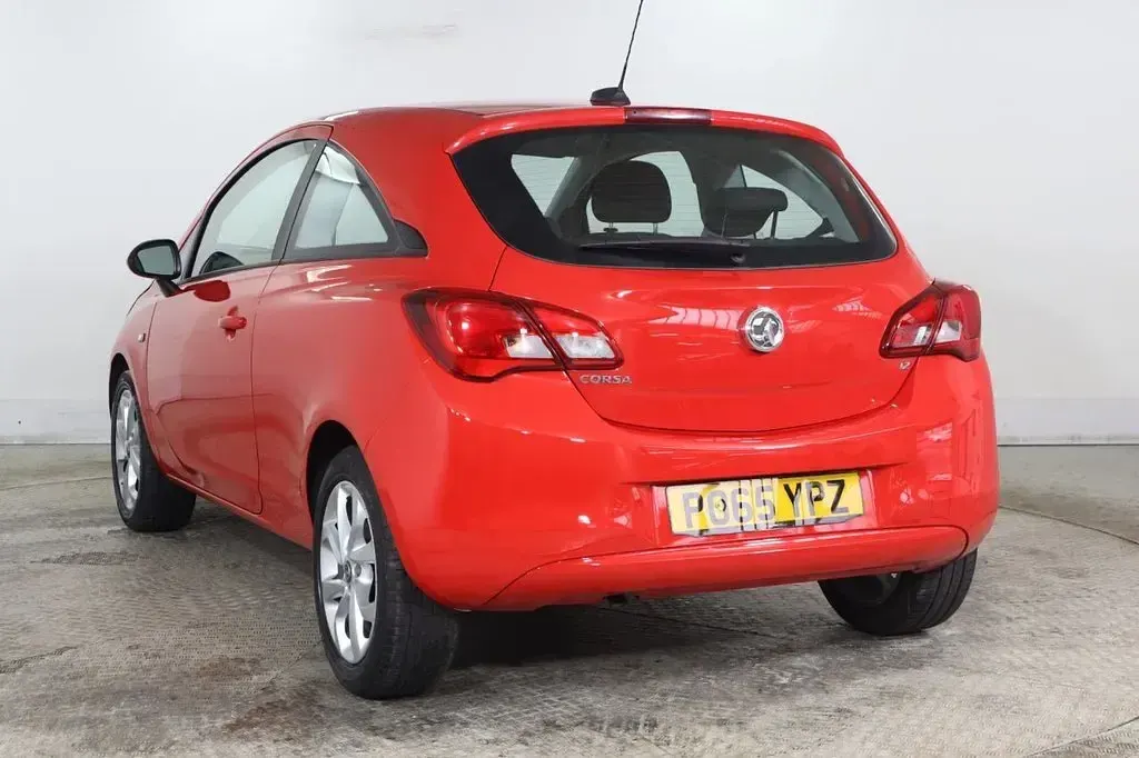 Used Vauxhall Corsa 70 HP (51 kW) 2015 Red Hatchback