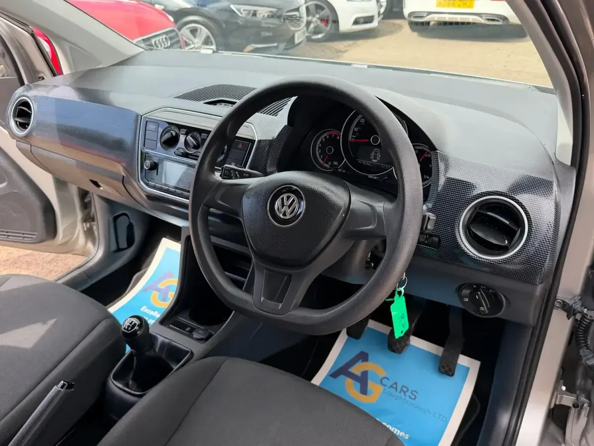 Used VW up! S 60 HP (44 kW) 2019 Silver Hatchback