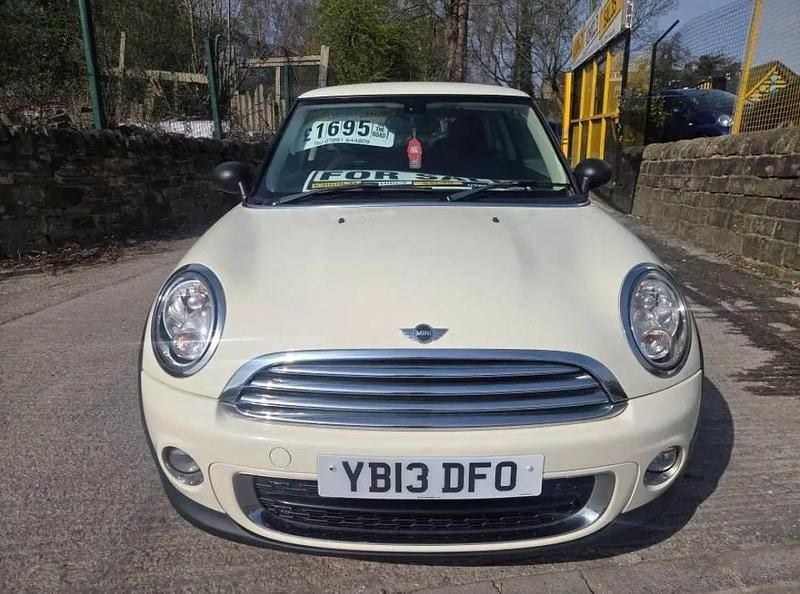 Used Mini One D Hatch 90 HP (66 kW) 2013 White Hatchback