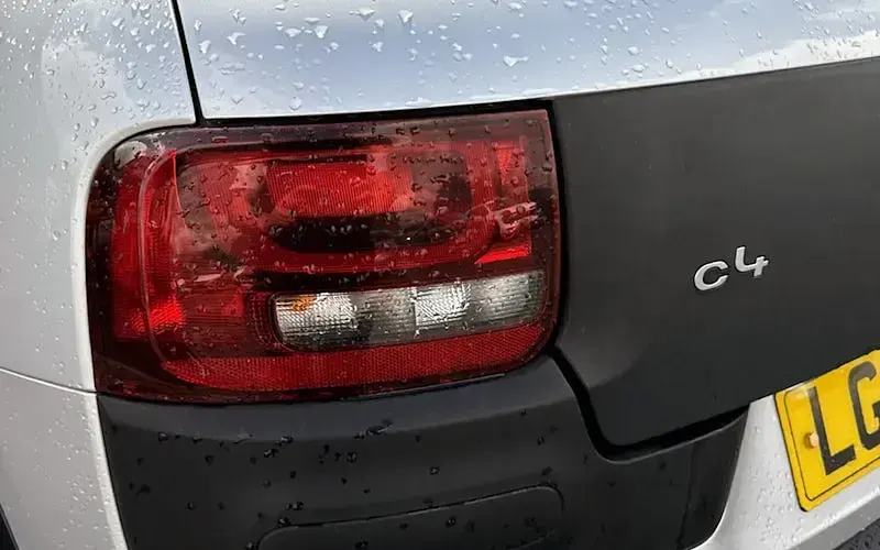 Used Citroën C4 Flair 99 HP (72 kW) 2016 Silver SUV